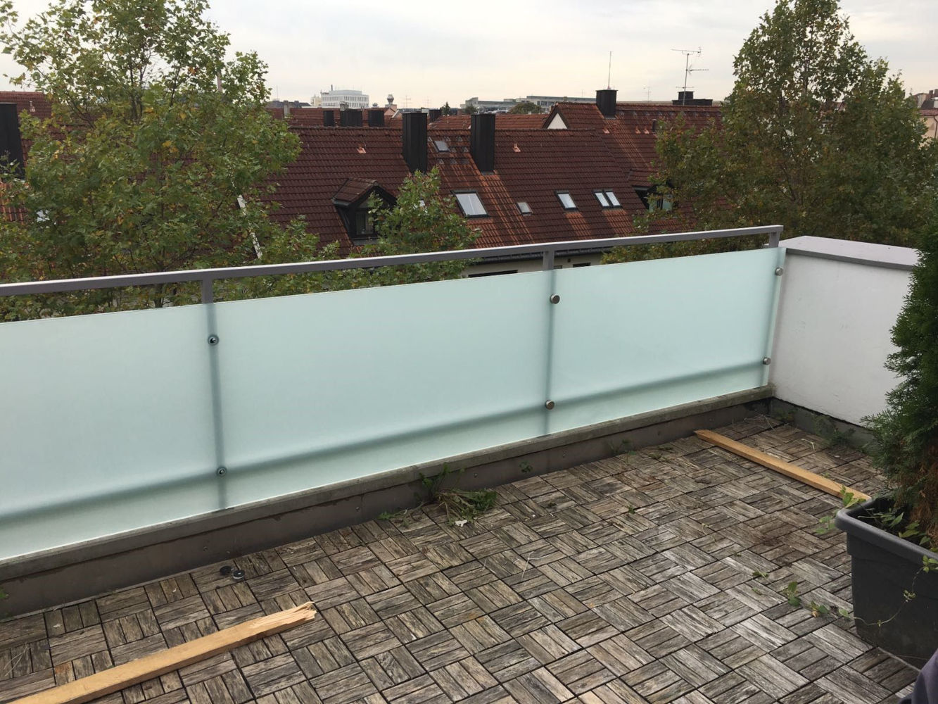 Fensterbrüstung aus Glas nach Maß – Bild 3