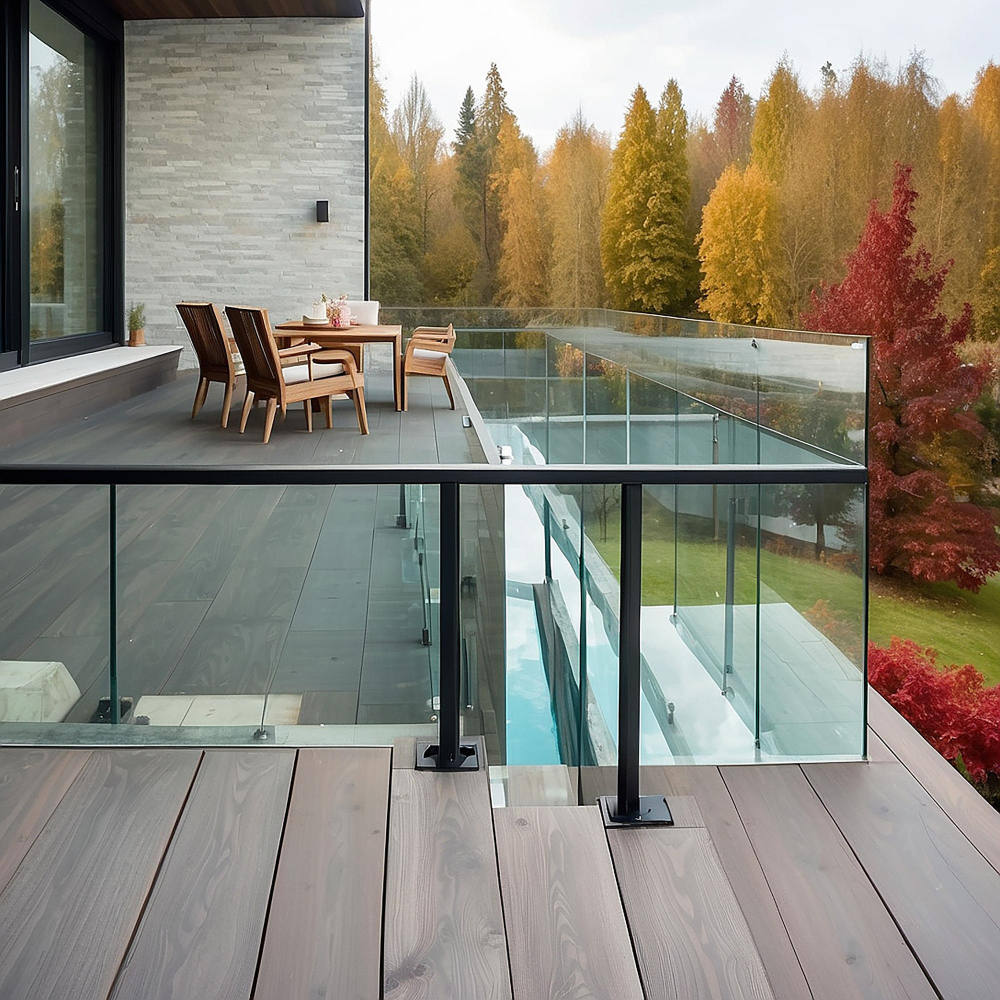 Terrasse mit Glaselementen